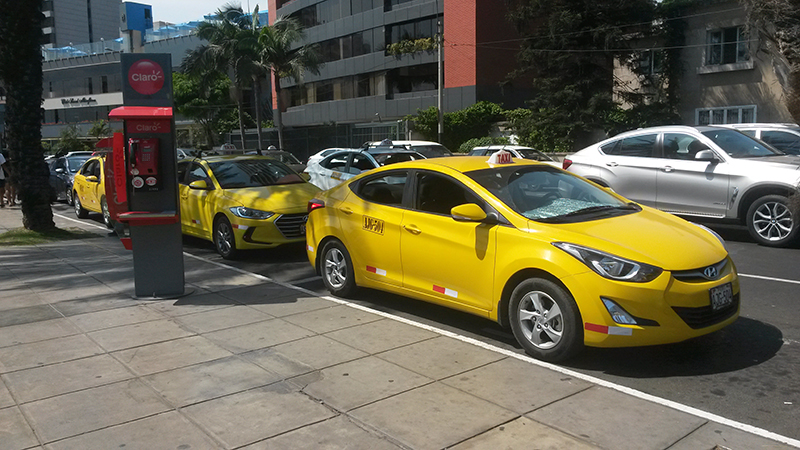 Táxis no Peru