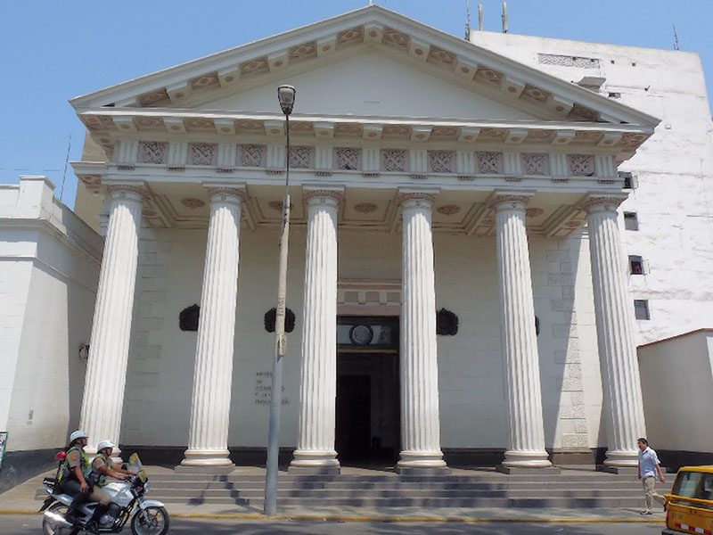 Fachado do Museu da Inquisição e do Congresso em Lima
