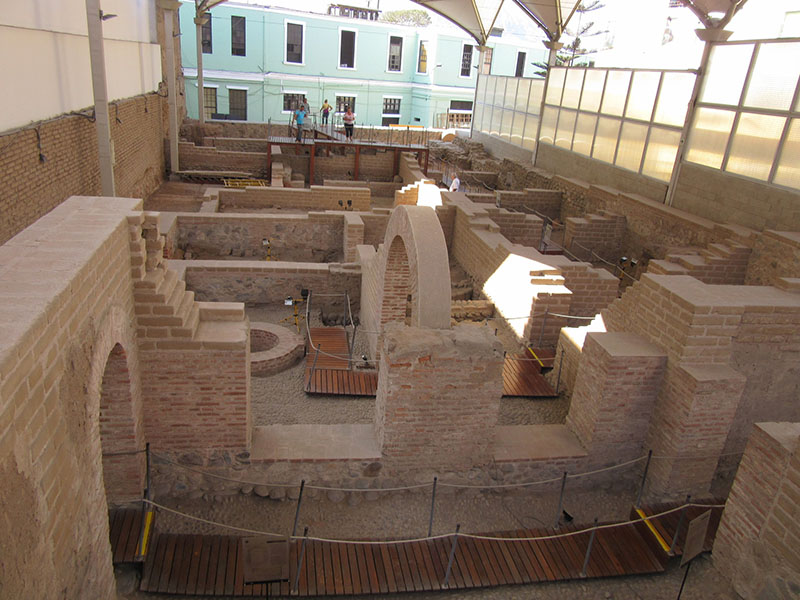Área externa do Museu da Inquisição e do Congresso em Lima