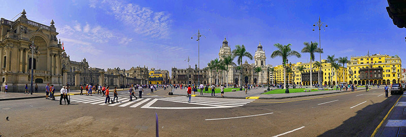 Vista panorâmica da Plaza de Armas em Lima