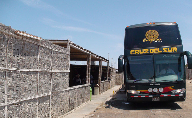 Ônibus Cruz del Sur em Nazca